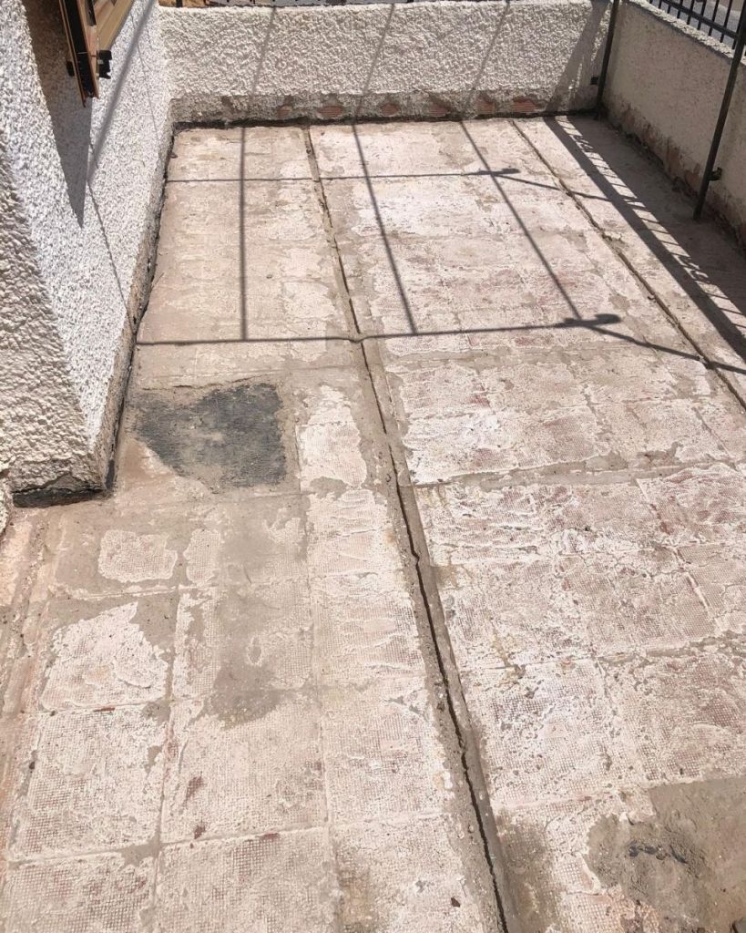 Suelo nuevo en terraza (antes)