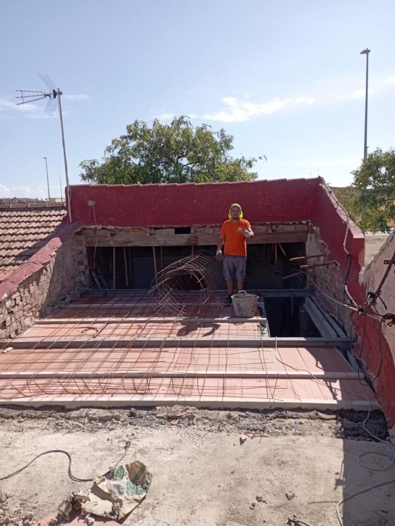 Forjado de la planta alta durante la obra